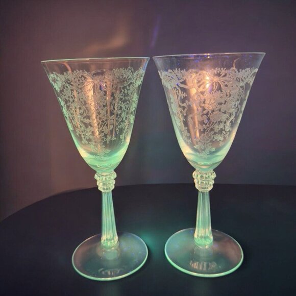 1940s Fostoria ROMANCE Goblet Glasses Etched Clear Green UV Manganese 365nm 2pcs - Picture 1 of 16